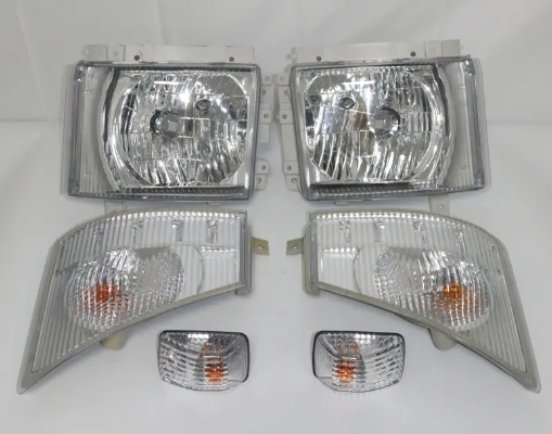 Hot Sale for Isuzu NPR 700P Spare Parts Headlights Corner Light Headlamp Corner Lamp and Side Lamp 8-97585173-9 8-97410181-3