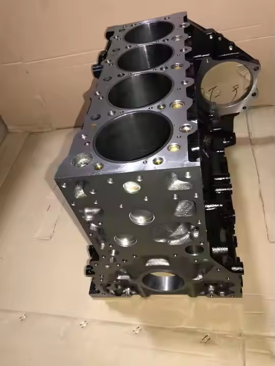 Hot Selling Isuzu Engine Parts 4HK1 Cylinder Block Assembly 8-98005443-0 8-98204528-0 8-98046721-0 for ISUZU 700P NPR NQR FSS