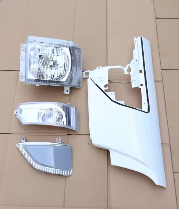 1 PairSet Truck Headlamp Signal Lamp Corner Lamp Truck Part Head LampTruck Headlight Assembly for Isuzu Truck 700P NPR NQR 4HK1