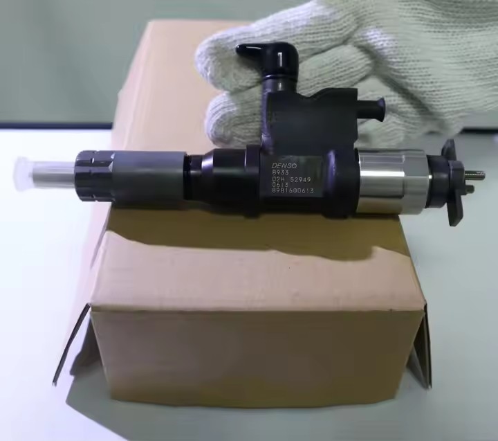 For Isuzu Engine Parts Common Rail Diesel Fuel Injector 8-98160061-3 095000-8933 for Isuzu 4HK1