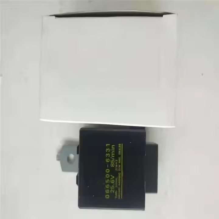 High Quality 6HK1 6HH1 Spare Parts 1834700601 066500-3722 5 Plug Pin Flasher Relay for Isuzu