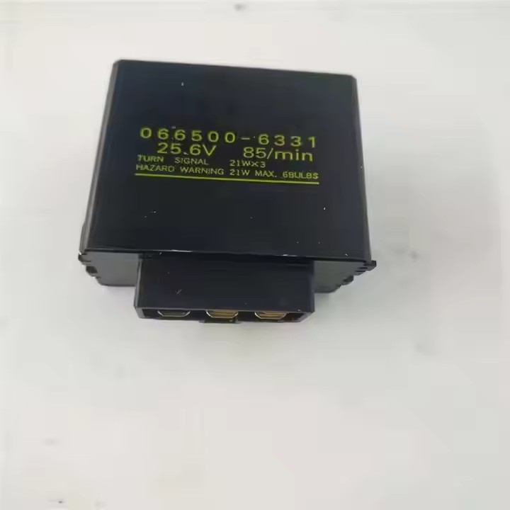 High Quality 6HK1 6HH1 Spare Parts 1834700601 066500-3722 5 Plug Pin Flasher Relay for Isuzu