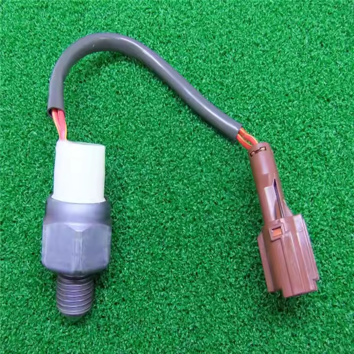Truck Parts Back up Transmission 8-98180973-0 8981809730 Reverse Switch for Isuzu Elf Nkr66