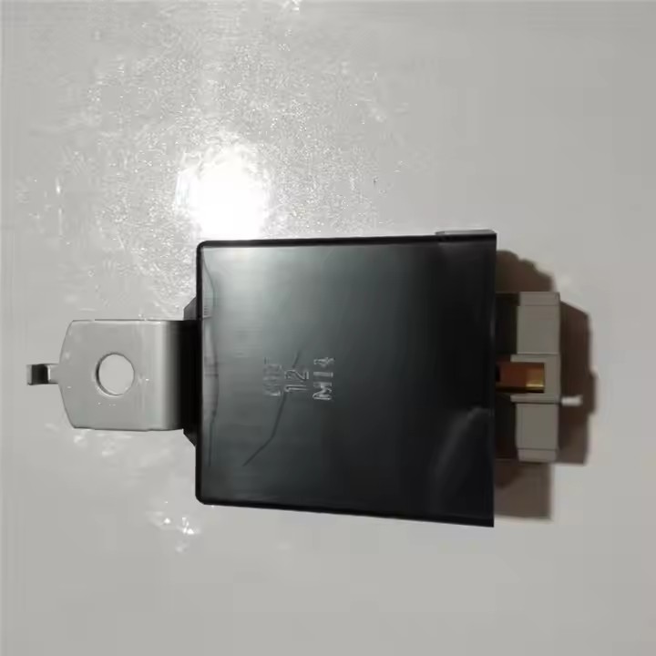 High Quality 6HK1 6HH1 Spare Parts 1834700601 066500-3722 5 Plug Pin Flasher Relay for Isuzu