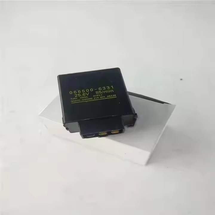 High Quality 6HK1 6HH1 Spare Parts 1834700601 066500-3722 5 Plug Pin Flasher Relay for Isuzu