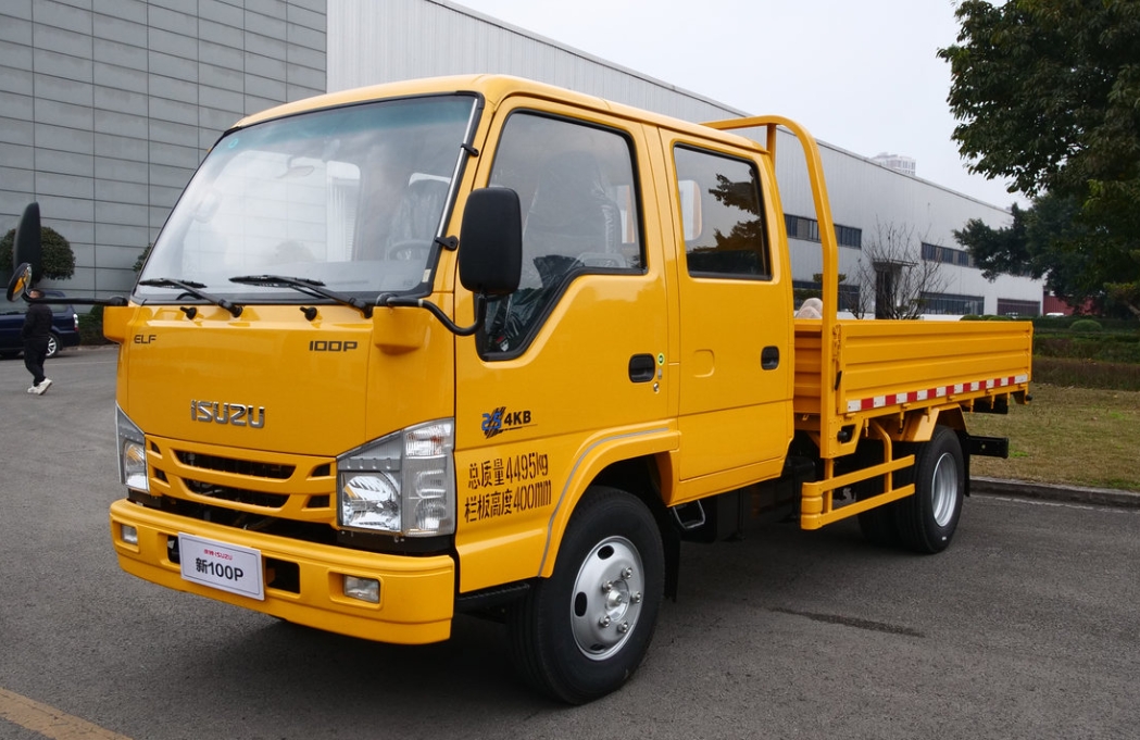 QL ISUZU 100P double row fence transport vehicle