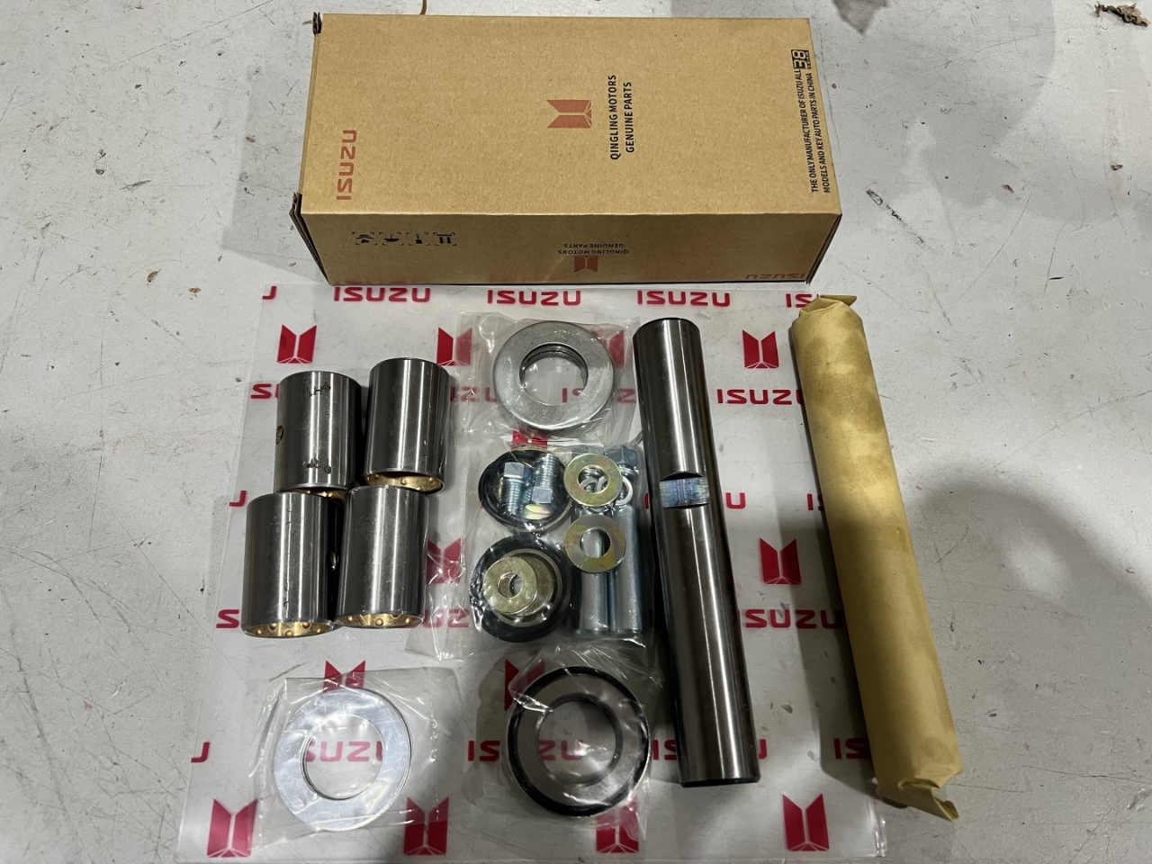 Suitable for Isuzu NKR NKR 100P 4JB1 steering knuckle repair kit 5-87830978-1    5878309781